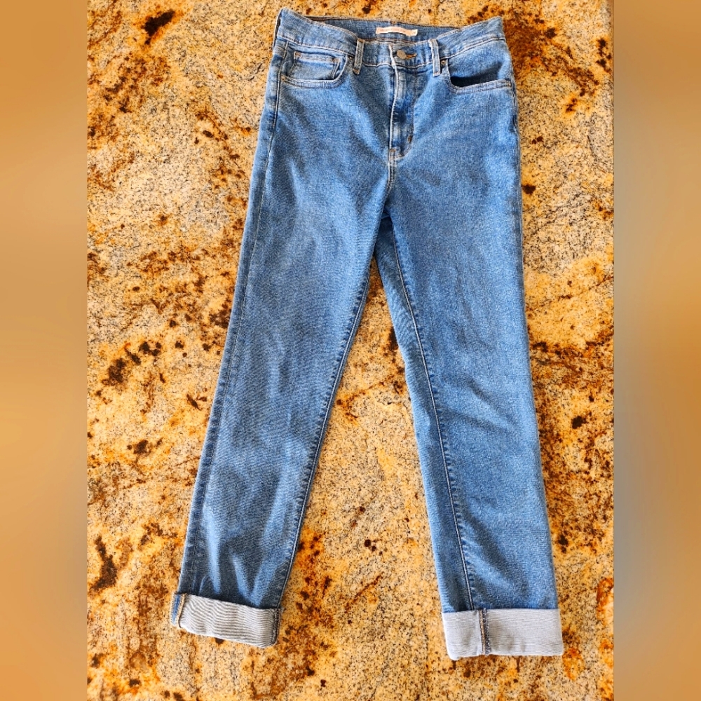 Womens high rise straight leg levis jeans W29 L32